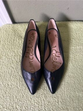NWOB Sam Edelman Black Pointed Toe Leather Flats with Keyhole